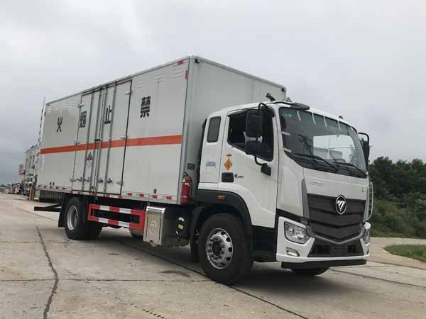 CSC5180XZWB6型雜項危險物品廂式運(yùn)輸車