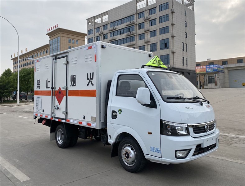 CSC5035XRQ6型易燃?xì)怏w廂式運輸車