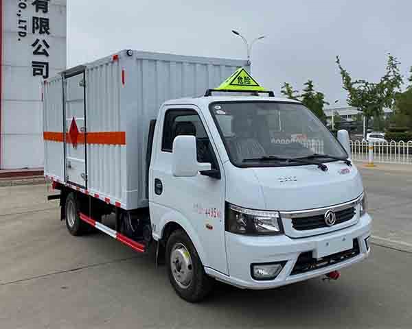 CSC5045XRQ6型易燃?xì)怏w廂式運(yùn)輸車(chē)