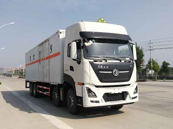 CSC5320XRQD6型易燃?xì)怏w廂式運(yùn)輸車(chē)