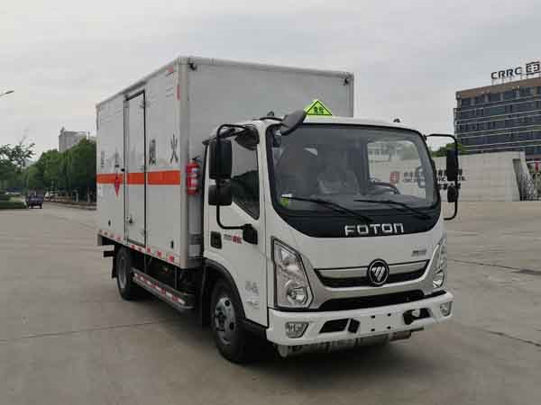 CSC5048XRQB6型易燃?xì)怏w廂式運(yùn)輸車(chē)
